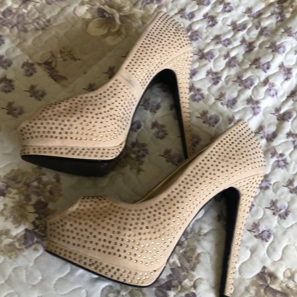 Women’s shoes